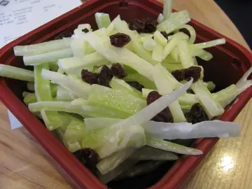 華道夫沙律蘋果絲及芹菜絲都非常爽口