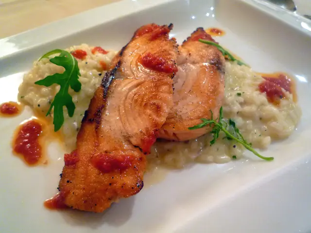 白酒意大利飯伴三文魚及火箭菜