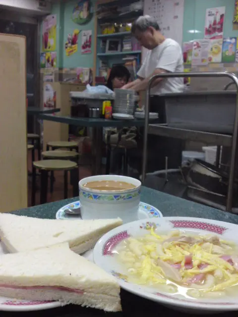 今早光顧人客不多，卒之可將明哥攝入鏡頭啦!