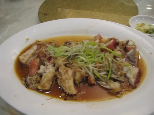 蒜蓉蒸星斑，魚肉好滑，而蒜蓉及豉油的比例剛剛好。