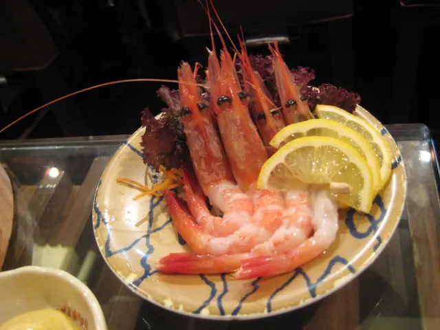 (甜蝦刺身)個蝦頭真係好鮮甜
