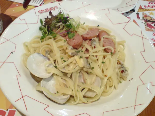 白酒蜆肉辣肉腸扁意粉