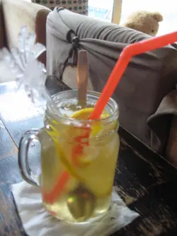 凍寧蜜----唔係太好飲，唔夠甜，隻蜜糖唔係咁好味