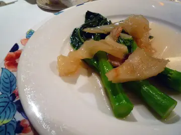 上汤花胶浸田园蔬