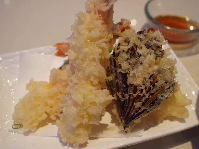 天婦羅有三隻蝦同埋炸得唔錯