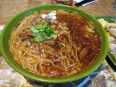 柯仔麵線....好似食蒜容汁咁