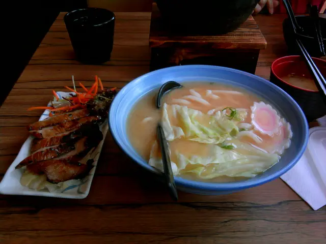燒豬頸肉烏冬(麵豉湯底)