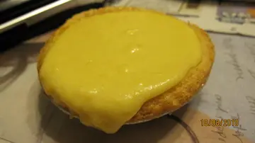 呢个系第2次食, 疑似店员唔记得开炉的榴梿蛋挞