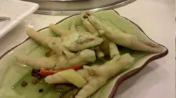 椒泡凤爪,唔太辣,口感爽爽地,,都唔错