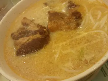 魚湯豬軟骨米線