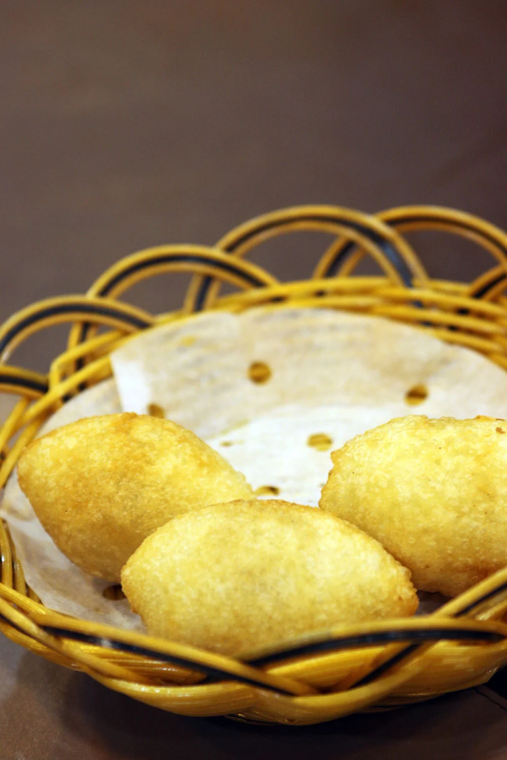 但是點蘿蔔糕的辣醬,竟有一陣怪味. 安蝦鹹水角松化可口,餡料鹹香.