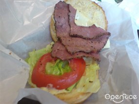 燒牛肉burger ,一般 - 紅磡的Wings To Go 雞翼、熱狗、漢堡包專門店