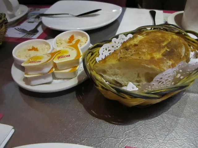 三文魚白汁醬伴法包