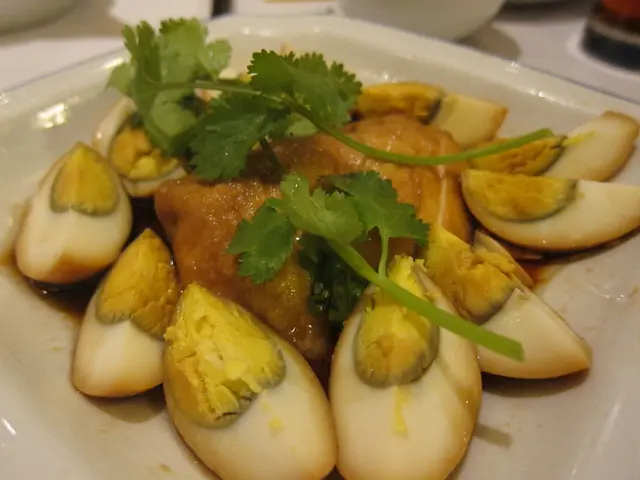 鹵水蛋拼豆腐