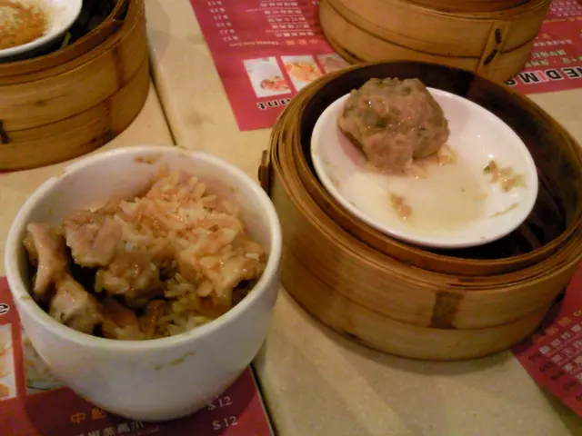 北菇滑雞飯,鮮竹牛肉球