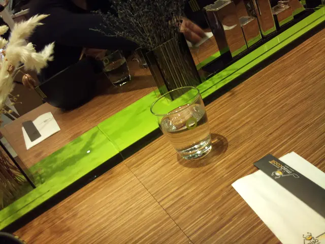 桌上的擺設和食具也不錯