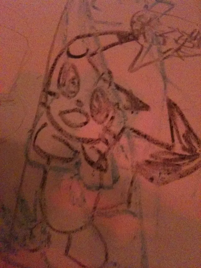 提供左白紙和蠟筆比我E D小朋友畫畫:)