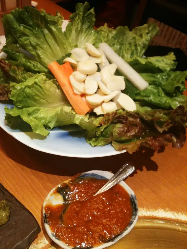 $50  如果想食真d牛肉味，可以唔叫，因為蒜頭會蓋過牛肉味，只係我鐘意用生菜包黎食！