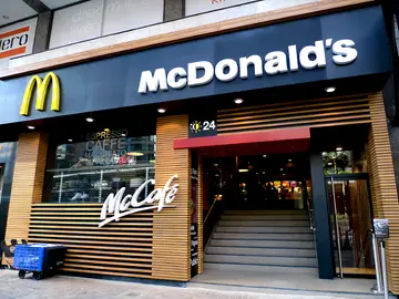 McDonald's (Chuang's Tower) - American Hamburger Fast Food in