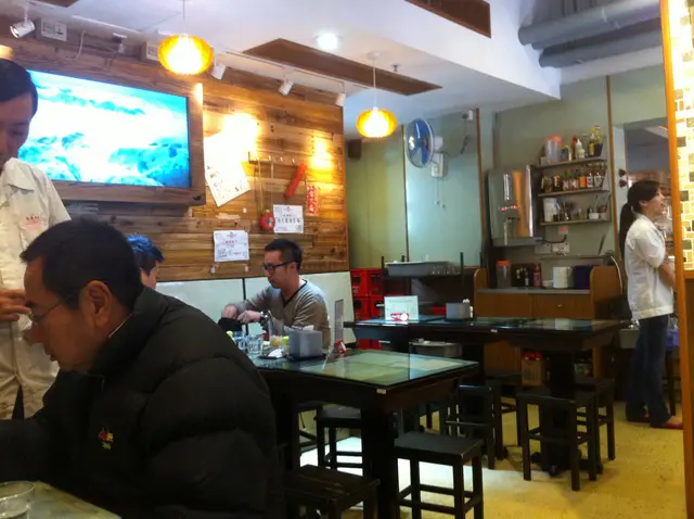 電視竟然播緊青春火花!