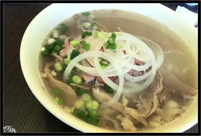 差...勁重味精的清湯+少得可憐的牛肉!!