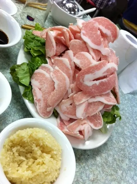 份量多到要用一盤盤來形容 ^^