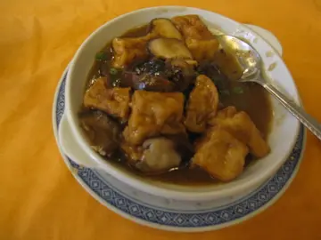 蝦子豆腐，醬汁很入味