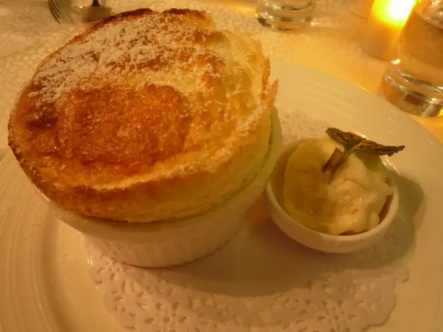 香橙甜酒味疏乎厘伴雲呢拿雪糕