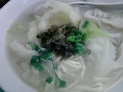 菜肉云吞猪扒面