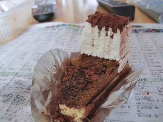 睇下個底，硬到咁