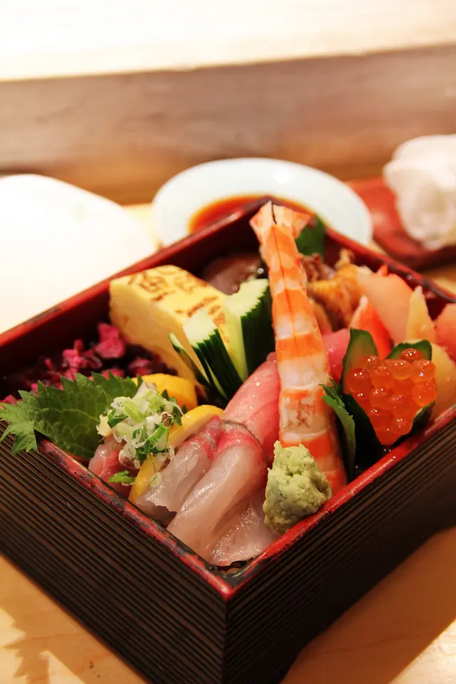 ちらし魚生飯