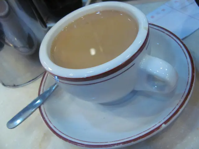 熱奶茶不夠熱而又不太有茶味