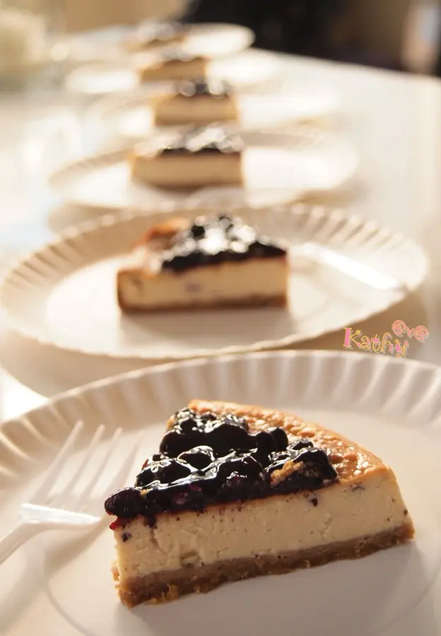 除了cheesecake好吃外﹑其餘食物飲品一般﹐但便宜﹑人少﹑景靚﹐不能complain了~ ;) 