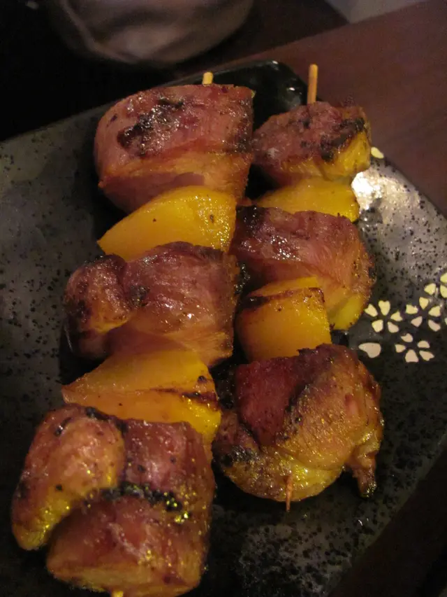 蜜桃鴨胸很奇怪，腍得如豆腐！