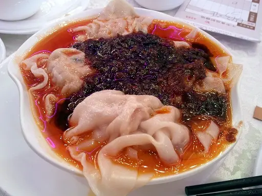 紅油抄手 餡料充足,唔太辣 