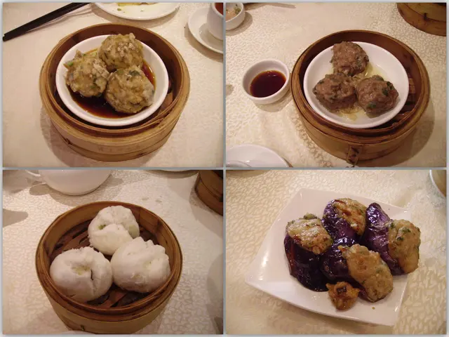 食物:時菜鯪魚球(正),鮮竹牛肉球(正),菰粒雞飽仔(正),煎釀茄子(正)