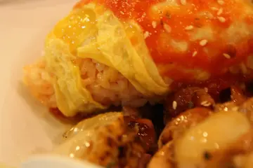 爆肚蛋包饭