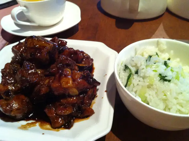 鎮江小排骨菜飯 (午市優惠套餐B的第一個) 