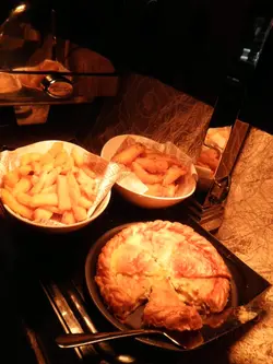 熱盆有雞批及 Fish and Chips