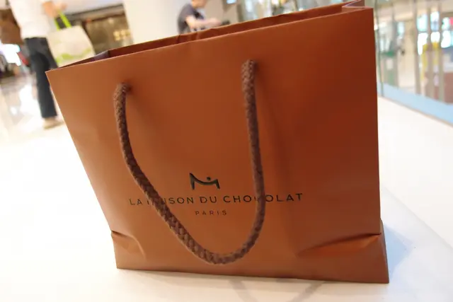 買一件已經有好靚包裝,奢侈!