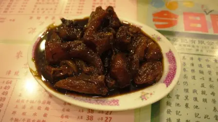 好淋好膠口，非常濃味。得碗細蓉，唔夠麵送。