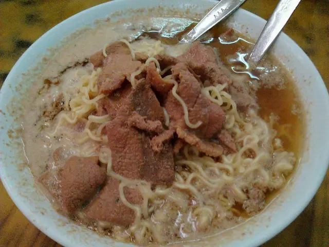 豬潤牛肉麵