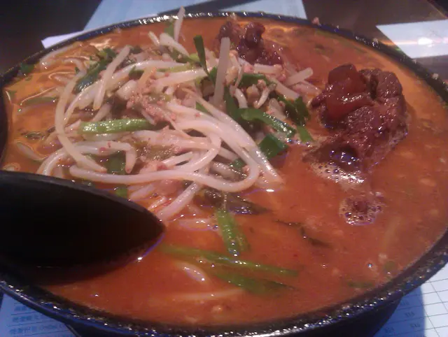 叫左小小辣~乜都多~真係好大碗