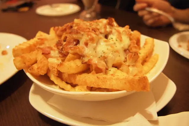 美式芝士煙肉薯條