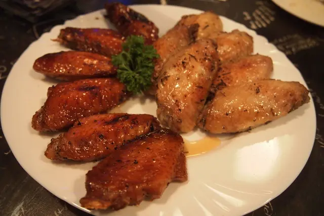 蜜汁雞翼,香草雞翼.