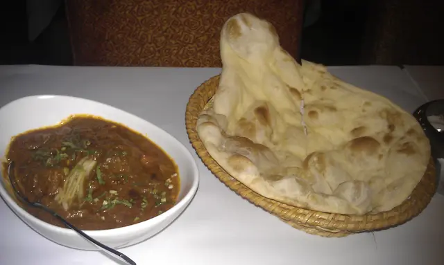 masala羊上碟樣子很洋化, 像極肉醬意粉