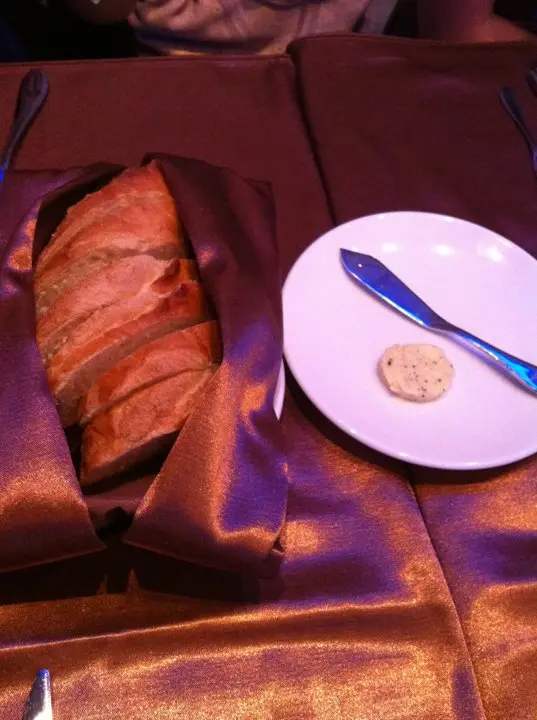 麵包配自家製黑松露醬