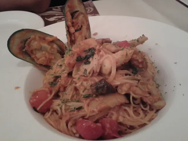 餐廳廚師推介 - 傳統海鮮茄汁天使麵 $98