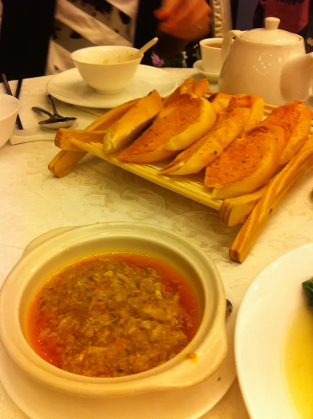 一般。。蟹粉蒜蓉包