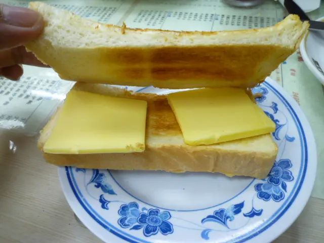 勁多牛油嘅多士